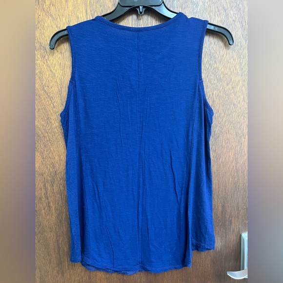 St. Johns Bay Sleeveless Tank Top Navy Blue Embroidered Front Womens Large NEW - Picture 2 of 3